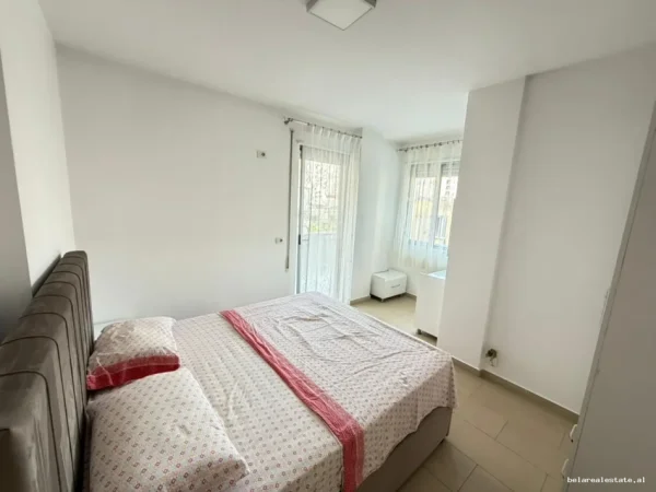 Tirane, jepet me qera apartament 1+1+Ballkon , 69 m² 625 € (Mustafa Kacaci)