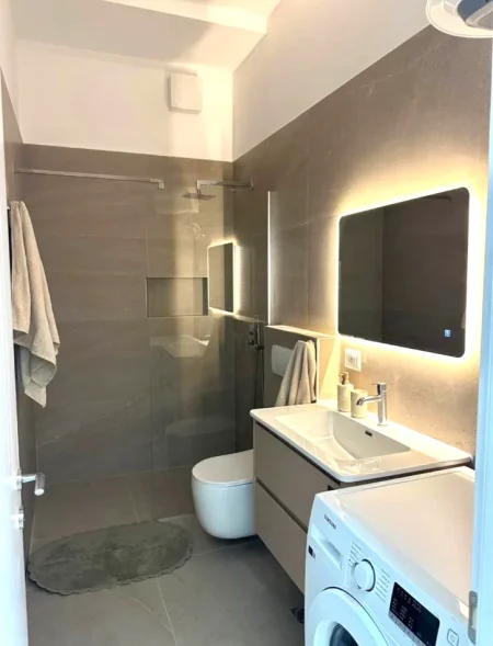 🏡 Jepet me Qira Apartament 1+1 ne Xhamllik,   500 mije leke