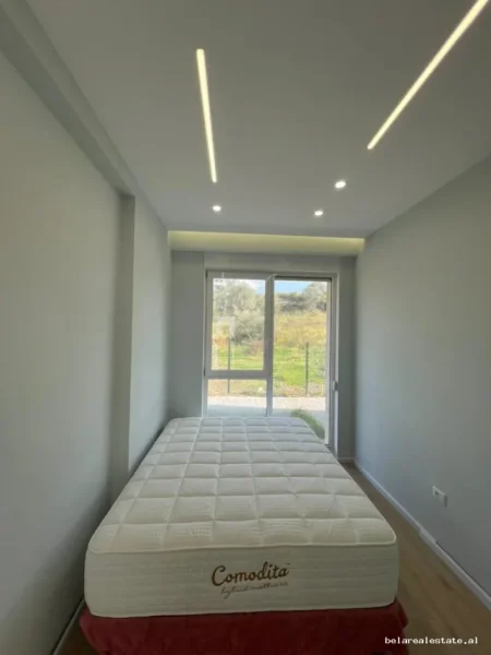 Tirane, jepet me qera Vile 3+1+Ballkon Kati 3, 200 m² 1.800 € (farke)