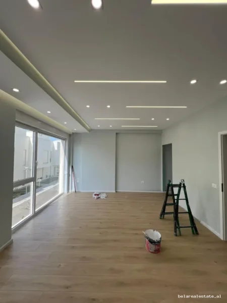 Tirane, jepet me qera Vile 3+1+Ballkon Kati 3, 200 m² 1.800 € (farke)