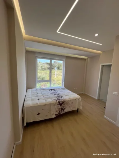 Tirane, jepet me qera Vile 3+1+Ballkon Kati 3, 200 m² 1.800 € (farke)