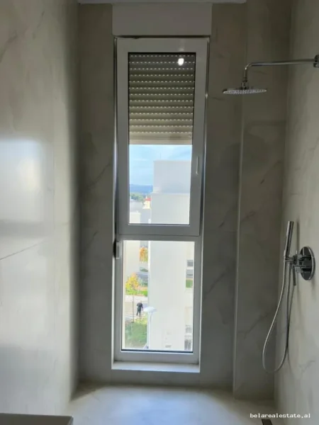 Tirane, jepet me qera Vile 3+1+Ballkon Kati 3, 200 m² 1.800 € (farke)
