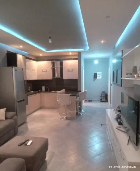 Tirane, jepet me qera apartament 2+1+Ballkon Kati 4, 90 m² 520 € (Mikel Maruli)