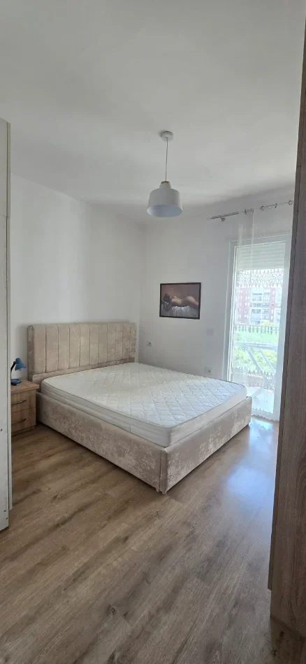 Tirane, jepet me qera apartament 1+1 , 530 € (Rruga Don Bosko)