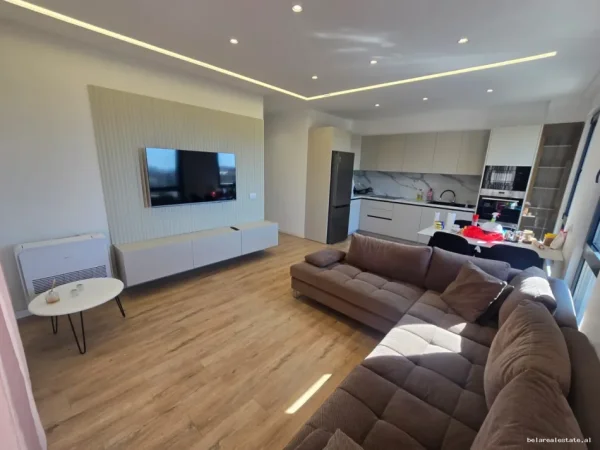 Tirane, jepet me qera apartament 2+1+Ballkon Kati 4, 105 m² 700 € (Xhanfize Keko)