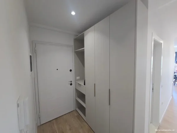Tirane, jepet me qera apartament 2+1+Ballkon Kati 4, 105 m² 700 € (Xhanfize Keko)