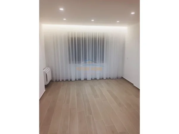 Durres, jepet me qera apartament 2+1+Ballkon Kati 3, 105 m² 500 € (Plazhi Iliria)