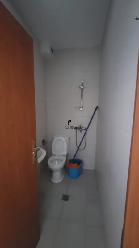 Tirane, jepet me qera garsonier Kati 1, 40 m² 400 € (BRRYLI)