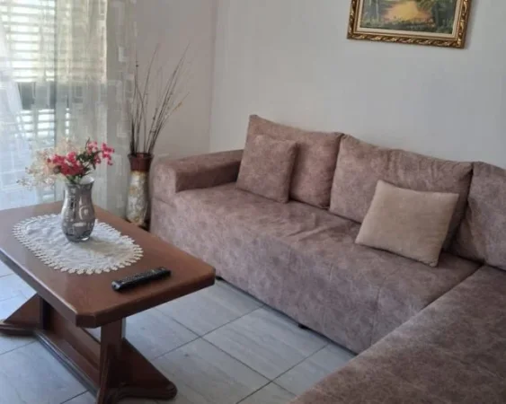 Tirane, jepet me qera apartament 2+1+Aneks+Ballkon Kati 2, 110 m² 480 € (allias)