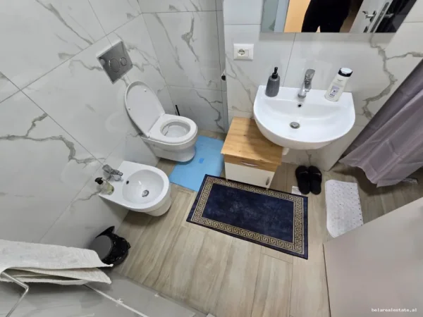 Tirane, jepet me qera apartament 2+1+Ballkon Kati 2, 110 m² 690 € (kongresi manastirit)