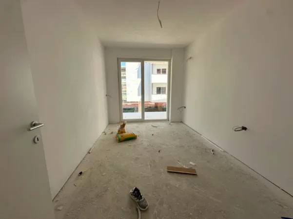 Golem, shitet apartament 1+1+Ballkon Kati 1, 71 m² 85.800 € (Rruga Fan Noli)