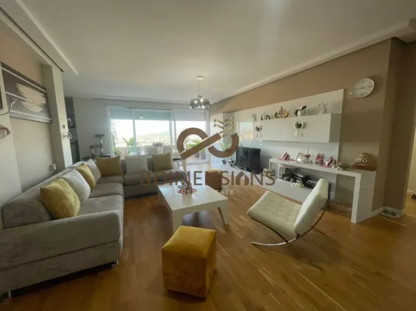 Shitet Apartament 3+1+2 ne Kopshin Botanik prane Xhamise D8143A-33