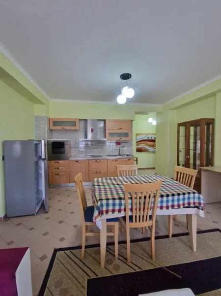 Tirane, jepet me qera apartament 1+1 Kati 1, 73 m² 600 € (RRUGA E DURRESIT)