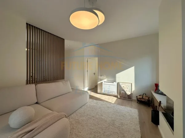Tirane, jepet me qera apartament 1+1+Ballkon Kati 4, 63 m² 950 € (Liqeni i Thate)