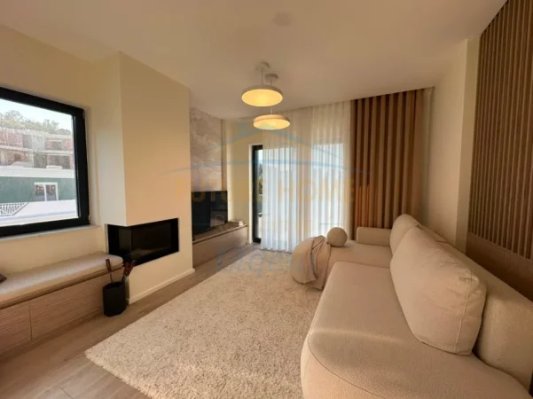 Tirane, jepet me qera apartament 1+1+Ballkon Kati 4, 63 m² 950 € (Liqeni i Thate)