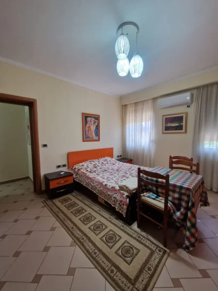 Tirane, jepet me qera garsonier 1+1 Kati 1, 35 m² 390 € (RRUGA E DURRESIT)