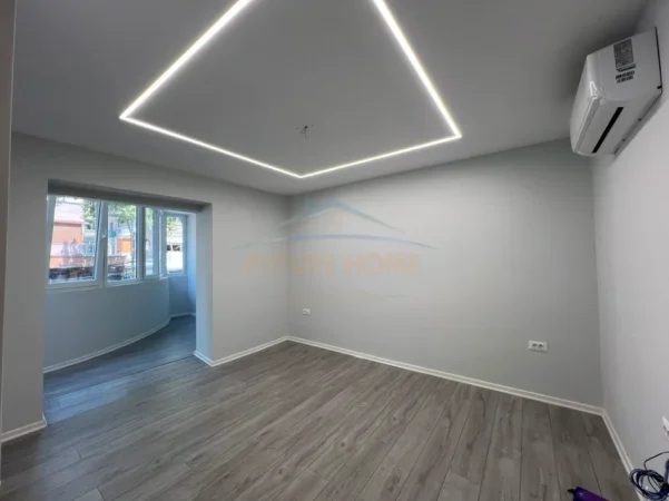 Tirane, jepet me qera ambjent biznesi Kati 2, 53 m² 550 € (Brryli)