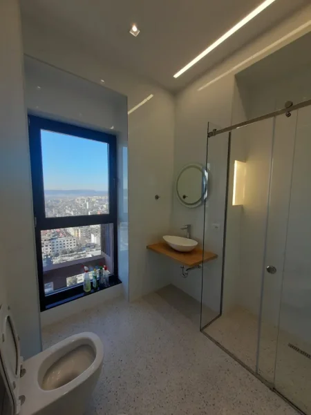 Tirane, jepet me qera apartament 2+1 Kati 16, 110 m² 1.200 € (21 Dhjetori)