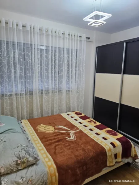 Tirane, jepet me qera apartament 2+1+Ballkon Kati 1, 76 m² 573 € (Hamdi Sulcebe)