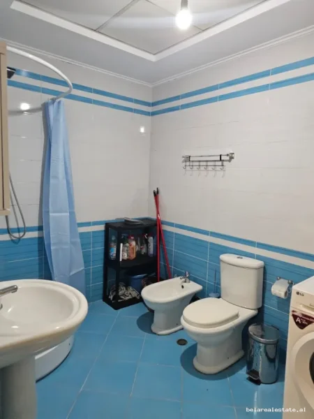 Tirane, jepet me qera apartament 2+1+Ballkon Kati 1, 76 m² 573 € (Hamdi Sulcebe)