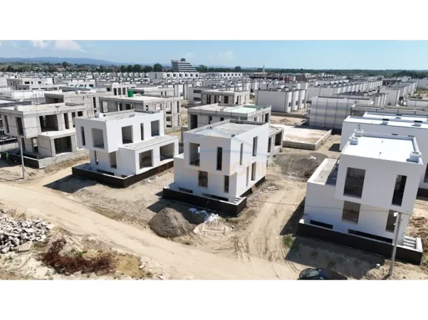 Gjiri Lalezit | Hamallaj, shitet Vile Vile 3 Katshe , 266 m² (Hamallaj)