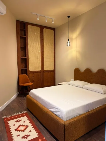 Tirane, jepet me qera apartament 1+1 Kati 11, Qender, 9Kateshet, 💶 Çmimi: 70.000 Leke/Muaj