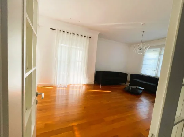 Tirane, jepet me qera Vile Vile 3 Katshe , 970 m² 4.500 € 