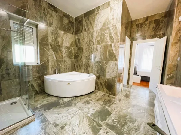 Tirane, jepet me qera Vile Vile 3 Katshe , 970 m² 4.500 € 
