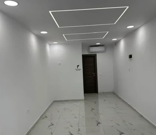 Tirane, jepet me qera dyqan Kati 0, 35 m² 1.500 € (PAZARI I RI)
