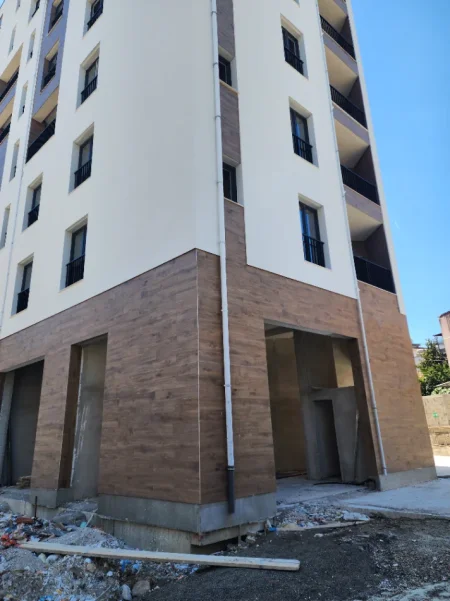 Tirane, shitet dyqan Kati 0, 48 m² 