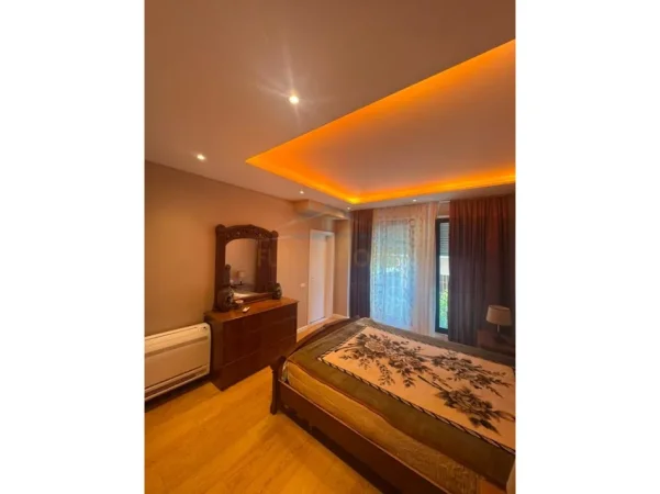 Qera, Apartament 3+1+2 , Rruga Sadik Petrela, Tirane 0696069906