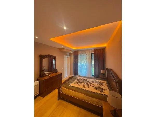 Qera, Apartament 3+1+2 , Rruga Sadik Petrela, Tirane 0696069906