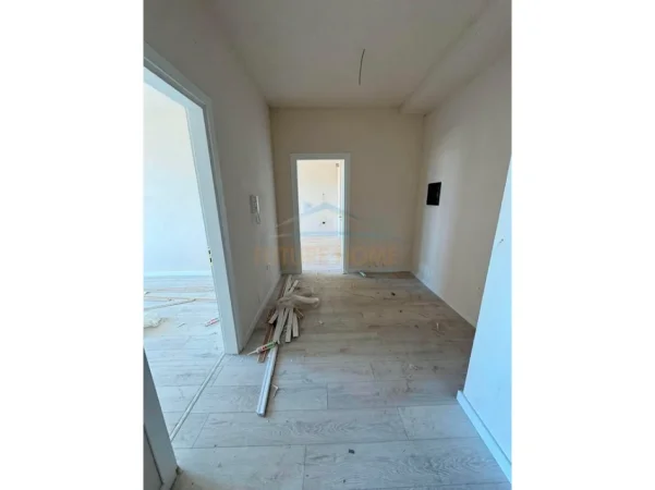 Shitet, Apartament 2+1, Urban Gate, Unaza e Re 0696069906