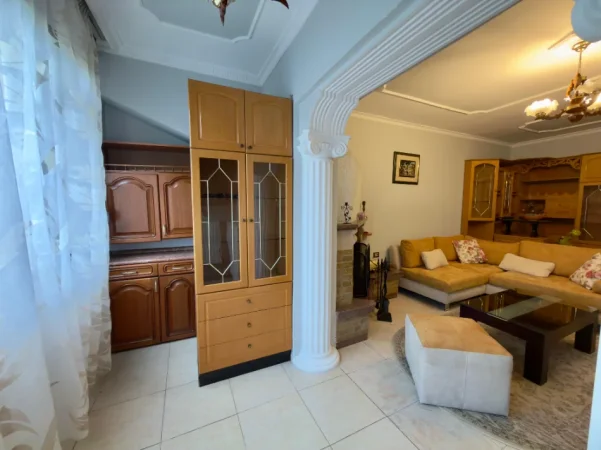 Tirane, jepet me qera apartament 2+1+Aneks Kati 3, 85 m² 550 € 