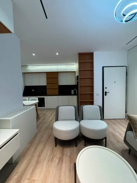SHITET APARTAMENT  2+1+2 + PARKIM   260.000 € (RRUGA ELBASANIT)