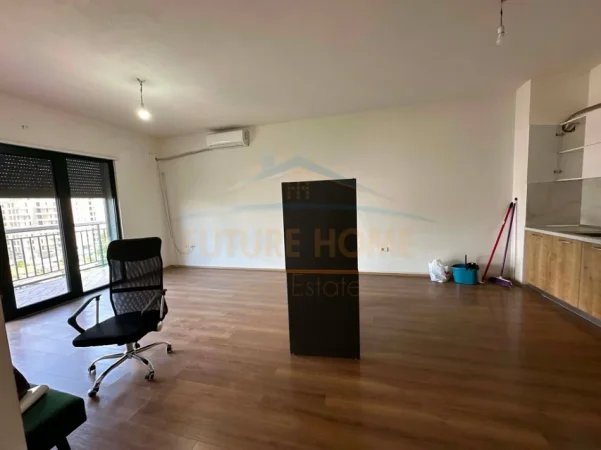 Tirane, jepet me qera apartament 3+1 Kati 7, 136 m² 700 € 
