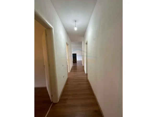Qera, Apartament 3+1 + Post Parkimi, Green City, Unaza e Re 0696069906