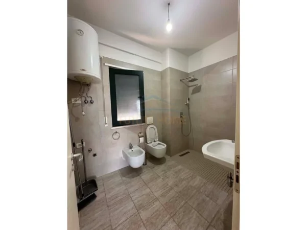 Qera, Apartament 3+1 + Post Parkimi, Green City, Unaza e Re 0696069906