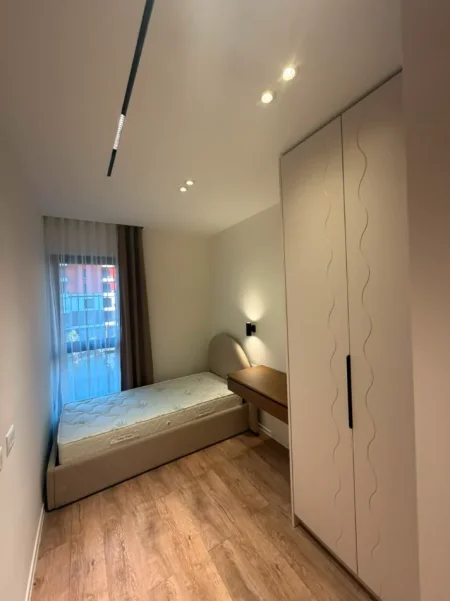 Tirane, jepet me qera apartament 3+1 Kati 3, 127 m² 1.100 € (Rruga Jordan Misja)