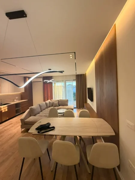 Tirane, jepet me qera apartament 3+1 Kati 3, 127 m² 1.100 € (Rruga Jordan Misja)