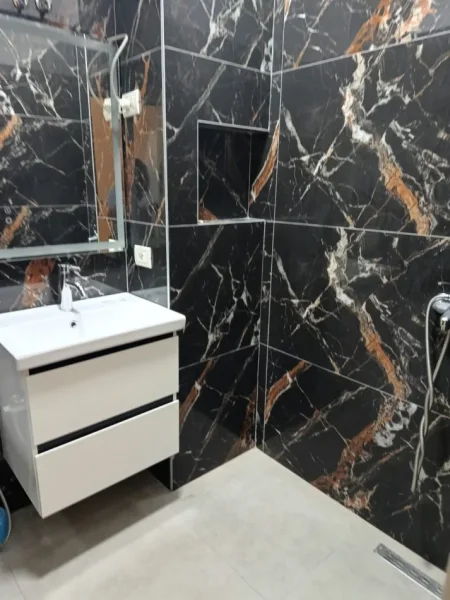 Tirane, jepet me qera apartament 1+1 Kati 1, 50 m² 300 € (Qendra Shëndetësore Qytet Studenti)