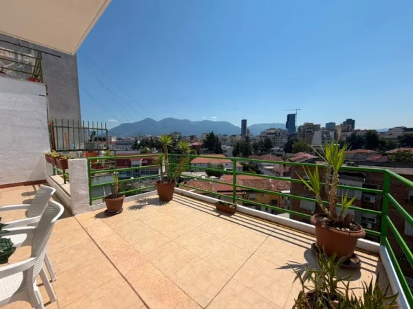 Tirane, jepet me qera apartament 3+1+Ballkon Kati 6, 140 m² 1.400 € (rruga e kavajes)