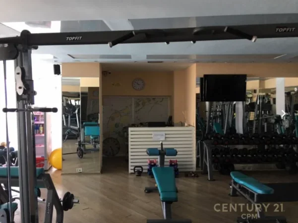 Tirane, jepet me qera ambjent biznesi Kati 2, 1.811 m² 7.000 € (kodra e diellit)