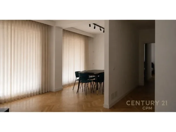 Tirane, jepet me qera apartament 3+1 Kati 2, 193 m² 2.500 € (kodra e diellit 1)