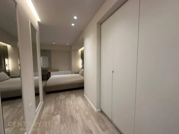 Tirane, jepet me qera apartament 2+1 Kati 3, 100 m² 1.200 € (rruga e kavajes)