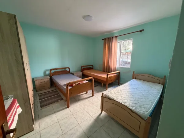 Tirane, jepet me qera apartament 1+1 Kati 1, 65 m² 350 € (Rruga Napolon Roshi)