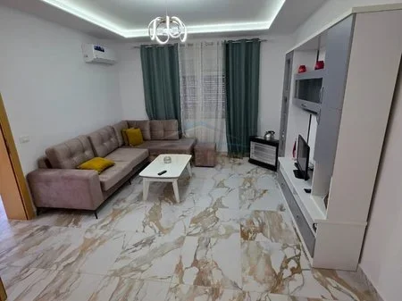 Tirane, jepet me qera shtepi 2+1+Aneks+Ballkon Kati 2, 100 m² 600 € (Ali Demi)