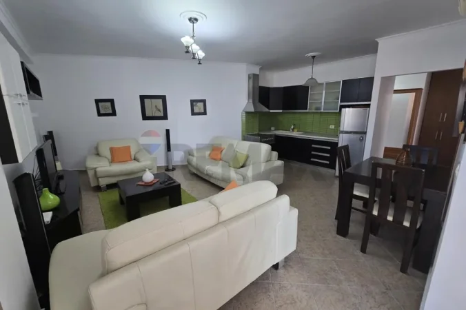 Tirane, jepet me qera apartament 2+1+Ballkon Kati 5, 99 m² 620 € (Rruga Barrikada)
