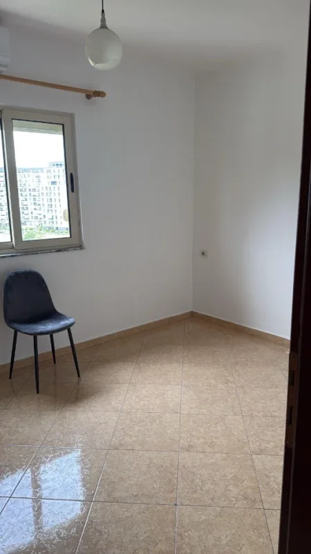 Tirane, jepet me qera 2+1 Kati 5, 89 m² 600 € (Fusha e Aviacionit, prane Bar Malboro)