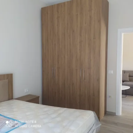 Tirane, jepet me qera apartament 1+1 Kati 2, 56 m² 350 € (ruga Aleks Caci, Shkoze.)